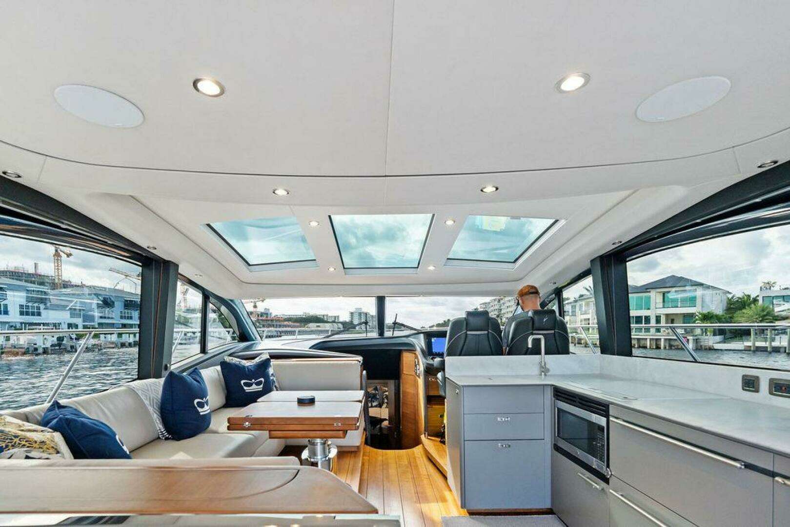 2021 Princess V55 - Image 28