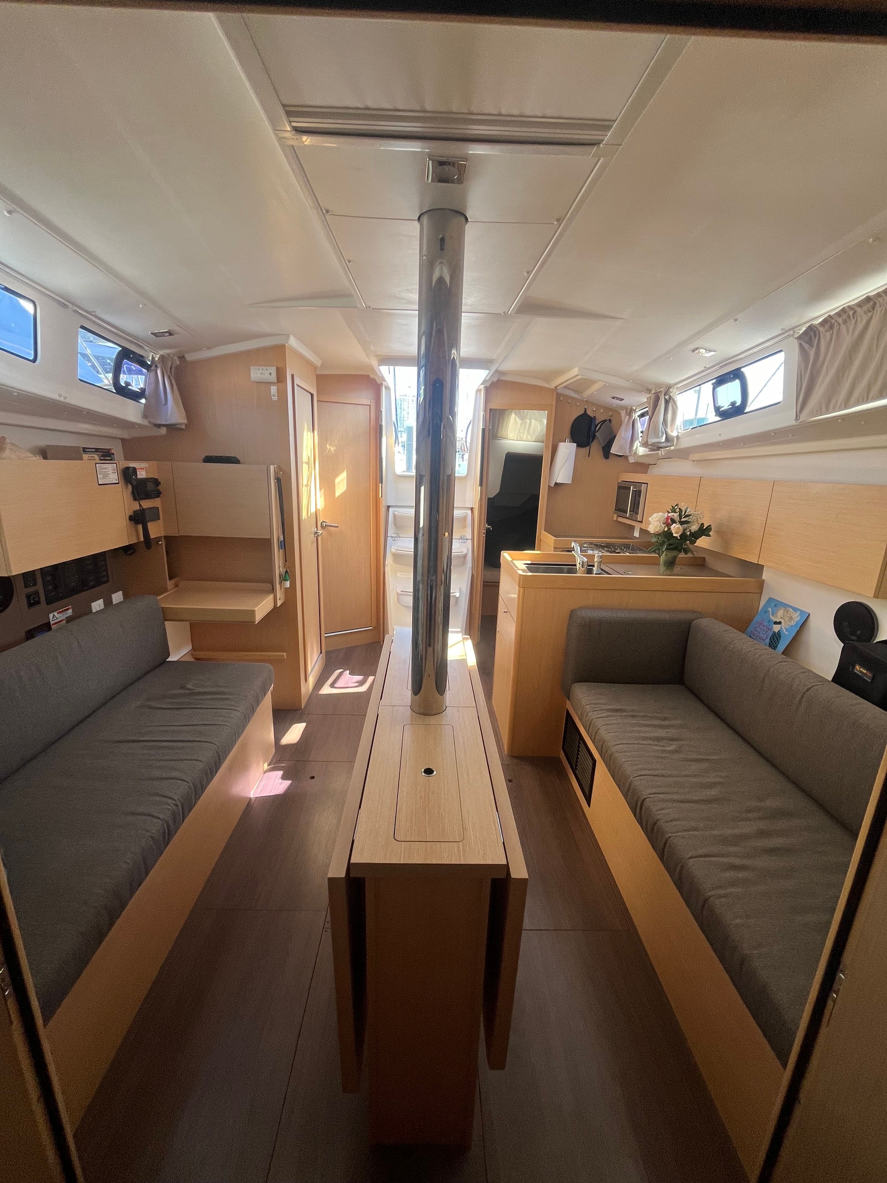 2019 Beneteau Oceanis 38.1 - 52