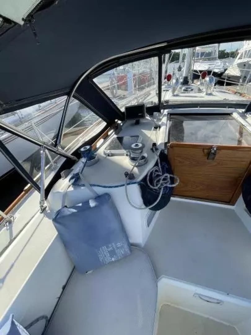 1990 Sabre 38 MK II - Image 6