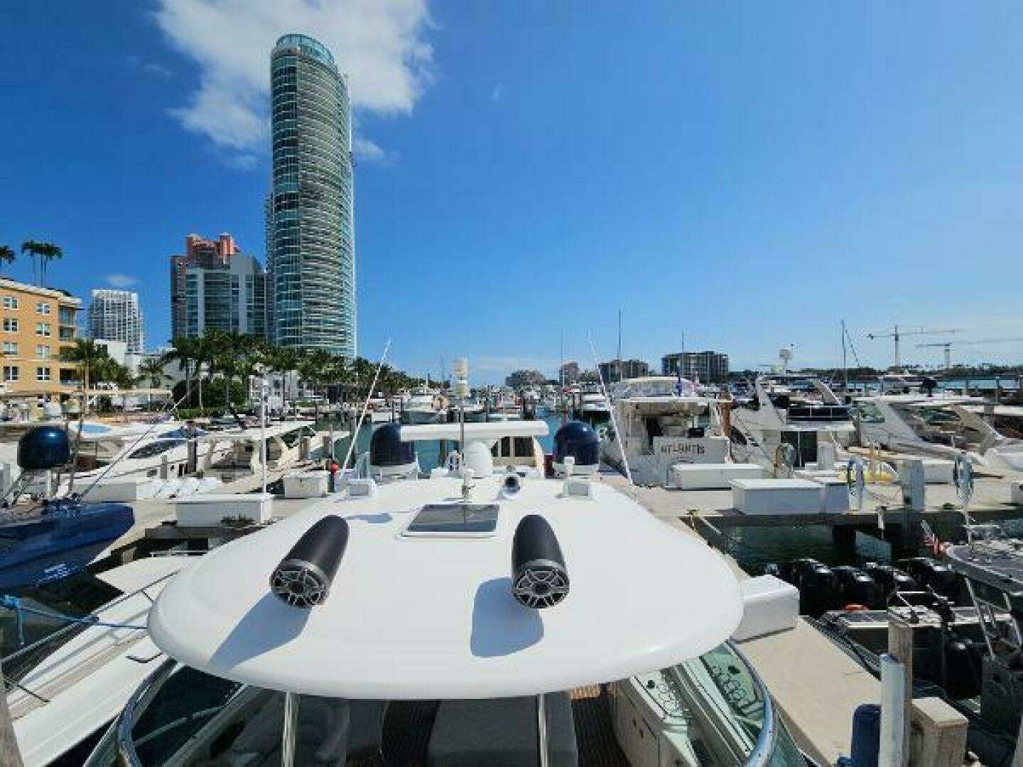 2005 Sea Ray 500 Sundancer - Image 4