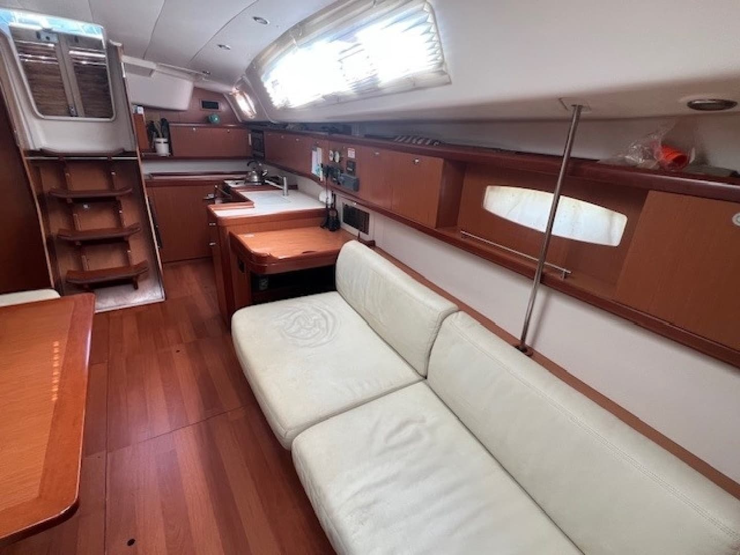 2009 Beneteau Oceanis 43 - Image 27