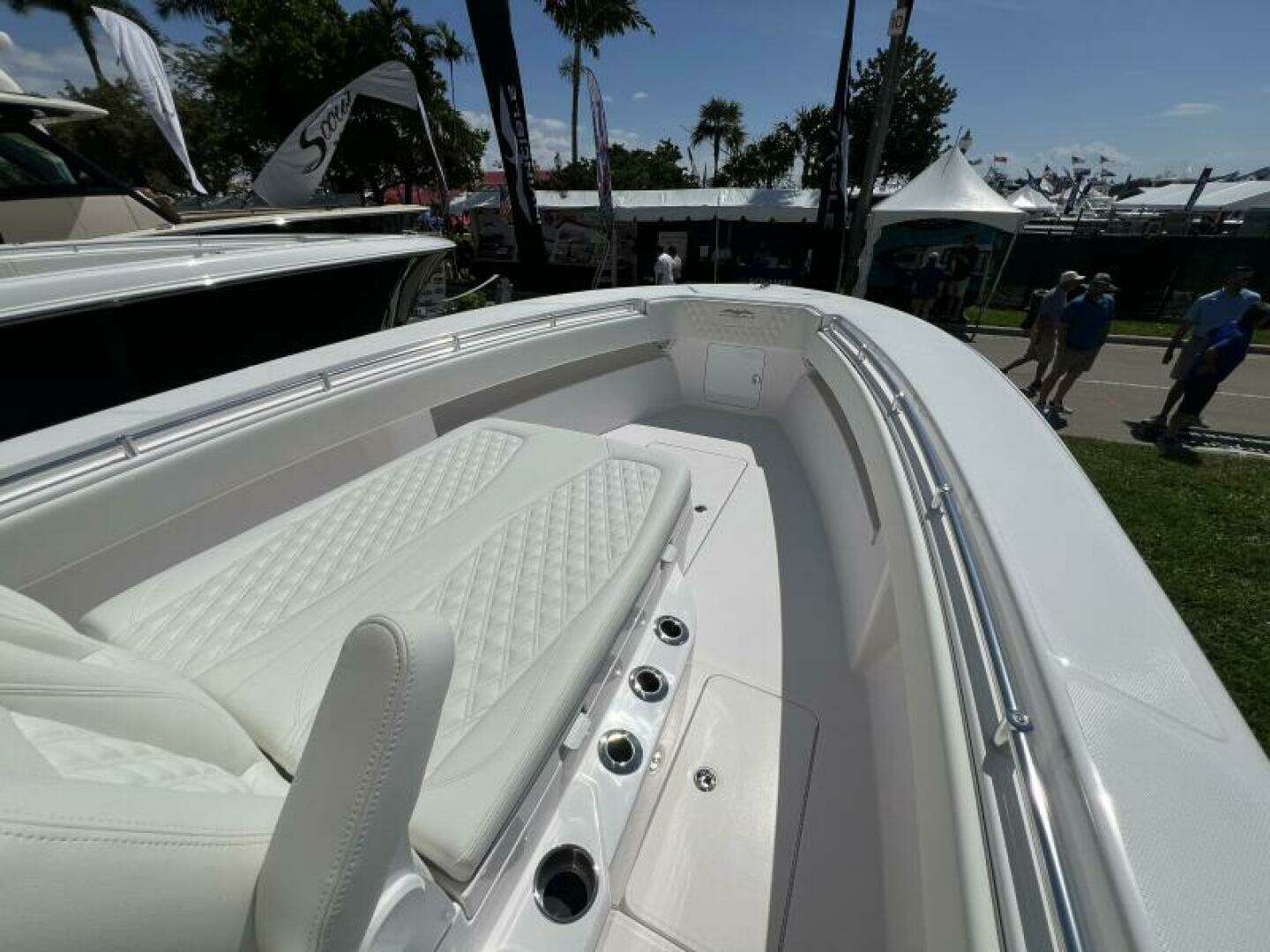 2026 Invincible 33 Open Fisherman - Image 17