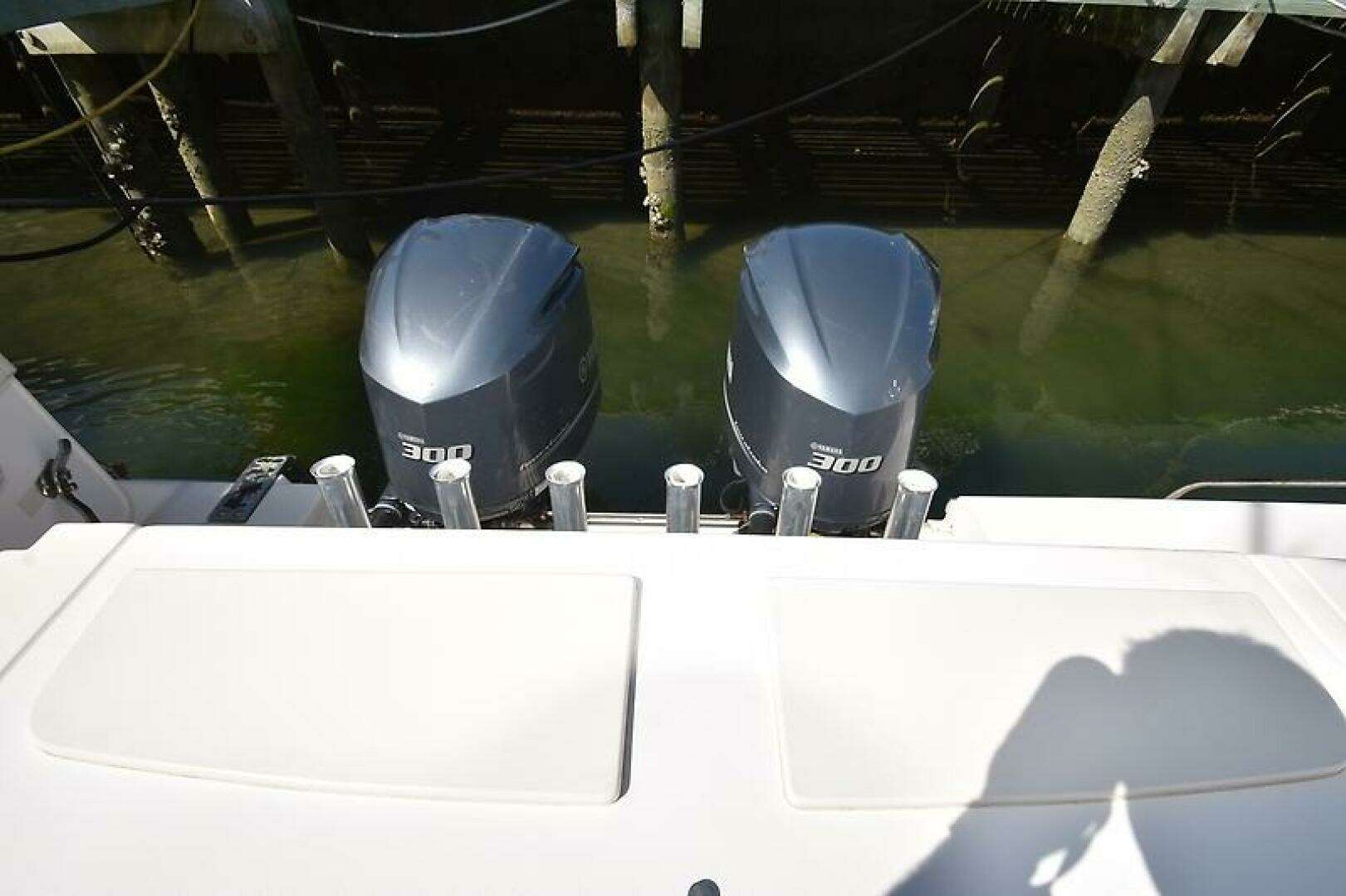 2006 Grady-White 330 Express - Image 11