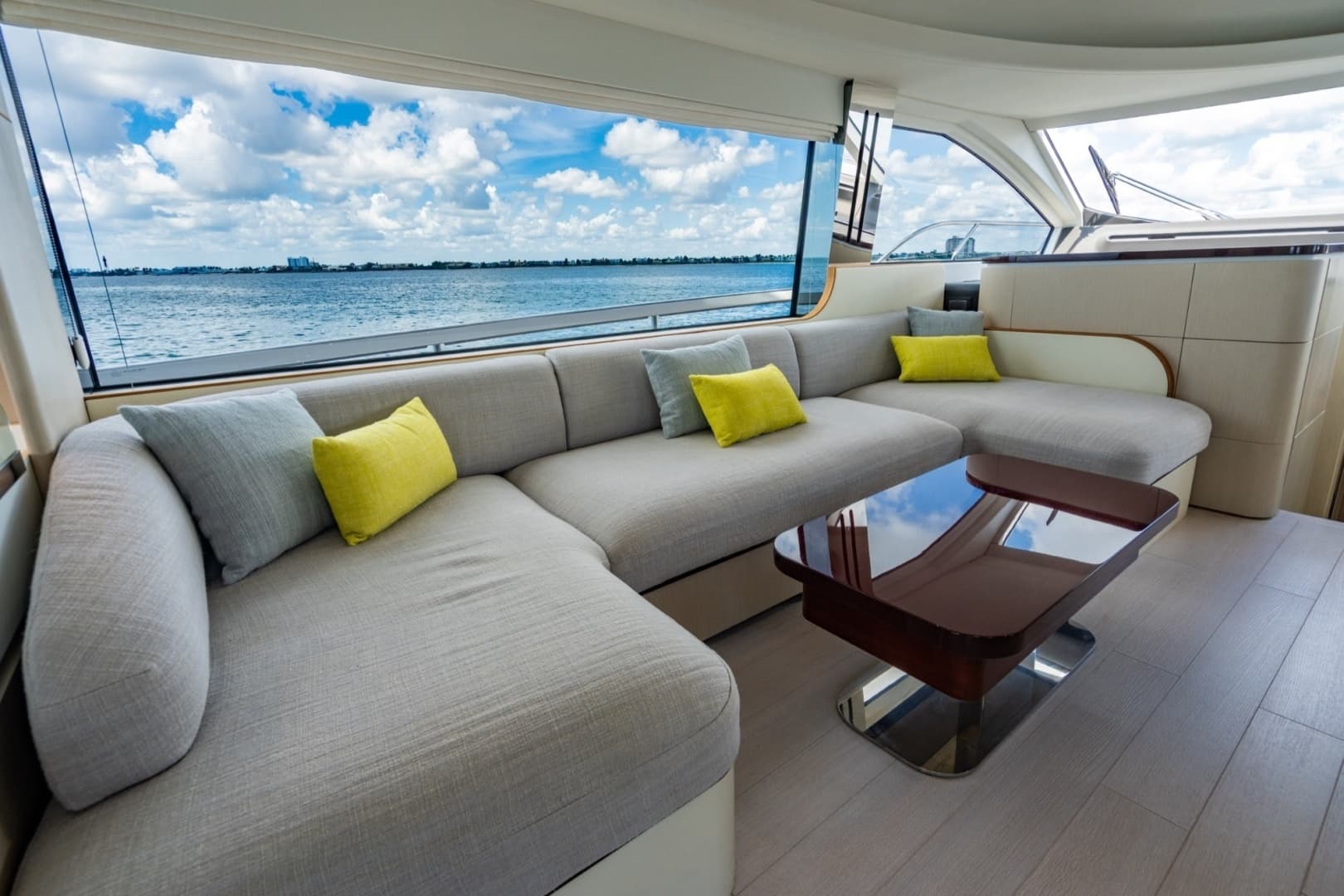 2023 Azimut Fly 68 - Image 9