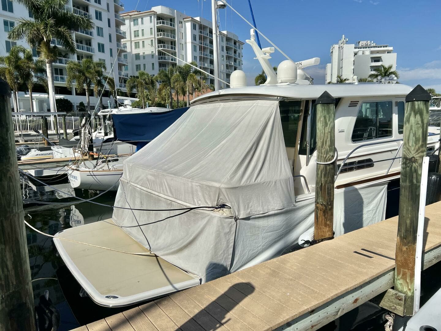 2017 Sabre 48 Salon Express - Image 46