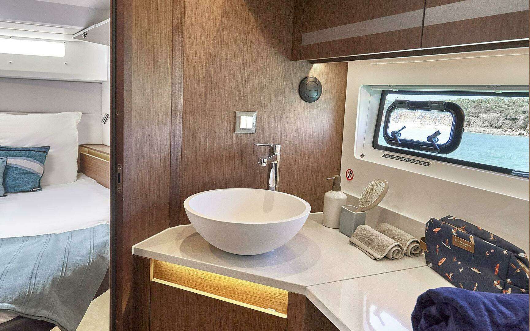2026 Beneteau Antares 12 Fly - Image 8