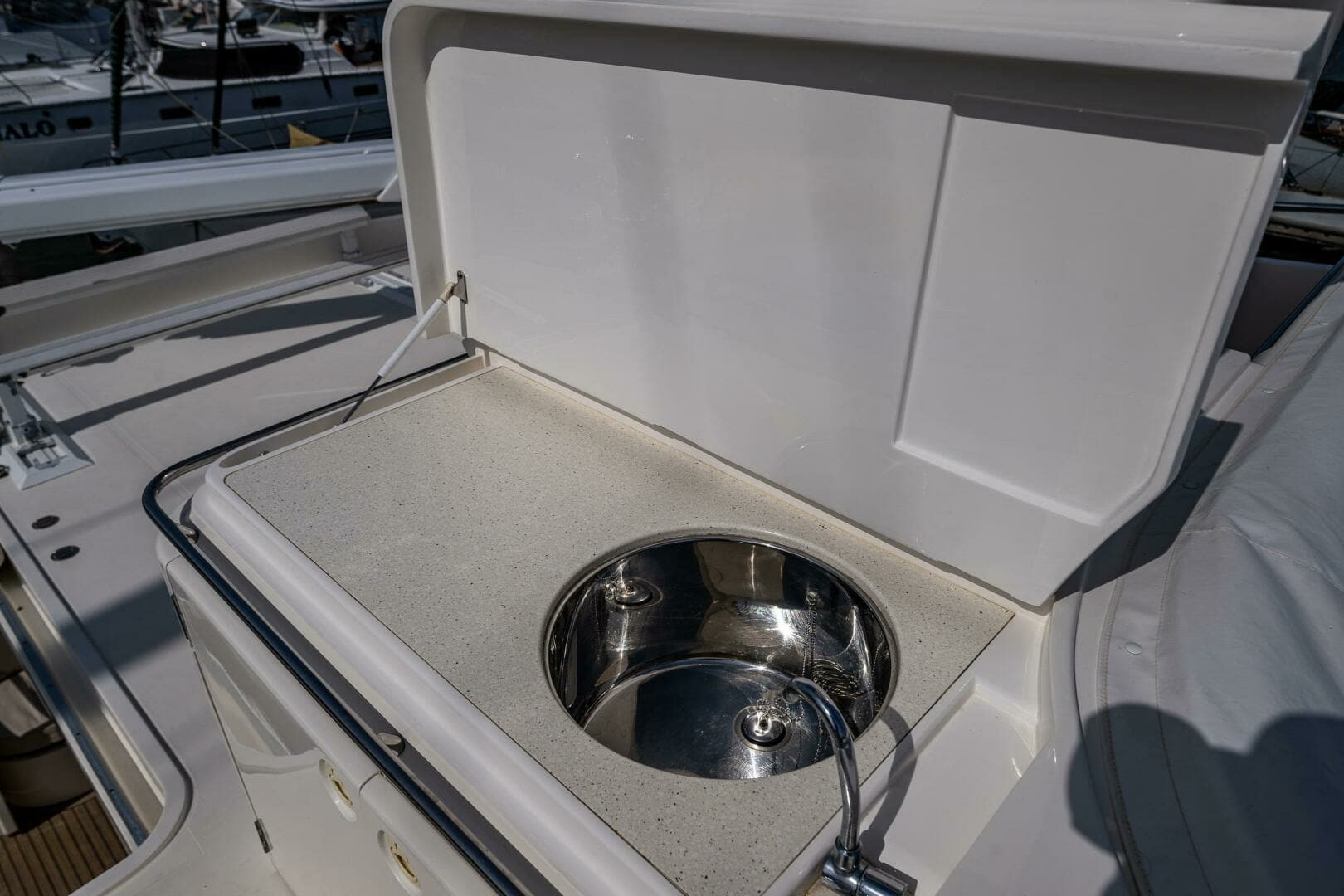 2002 Viking Princess 72 Princess Yacht - Image 26