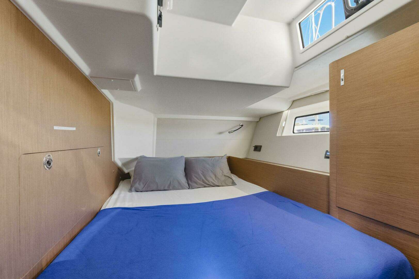 2024 Beneteau Oceanis Yacht 54 - Image 42