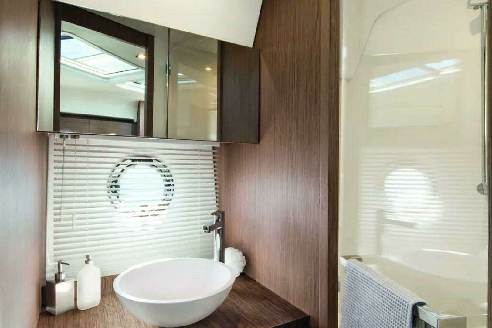 2019 Beneteau Gran Turismo 40 - Image 19