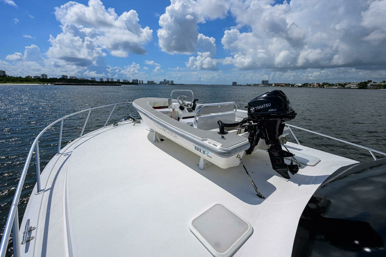 2000 Viking 50 Convertible - Image 29