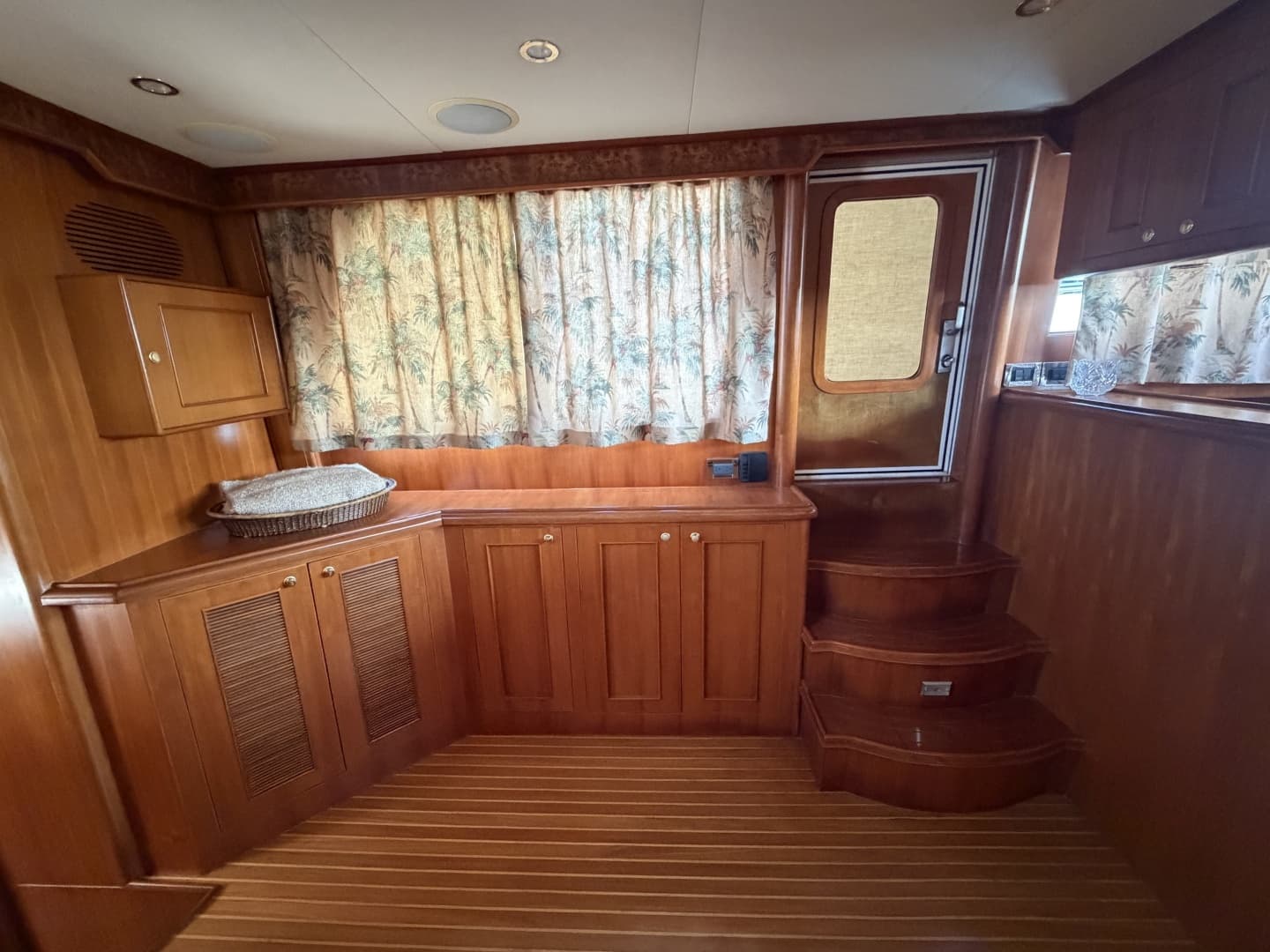 2006 Ocean Alexander 48 Classicco - Image 13