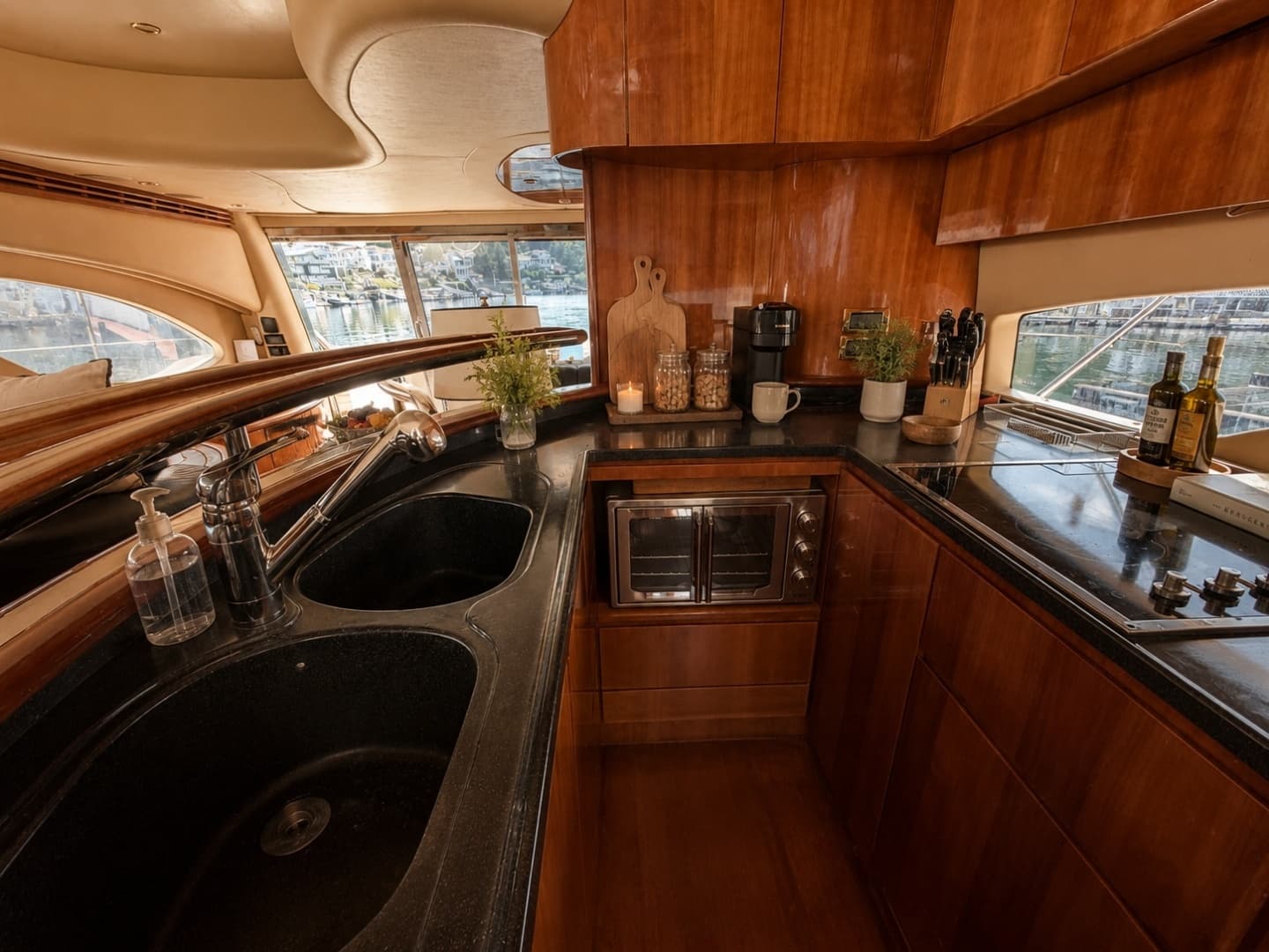 2005 Azimut Fly 62 - Image 15