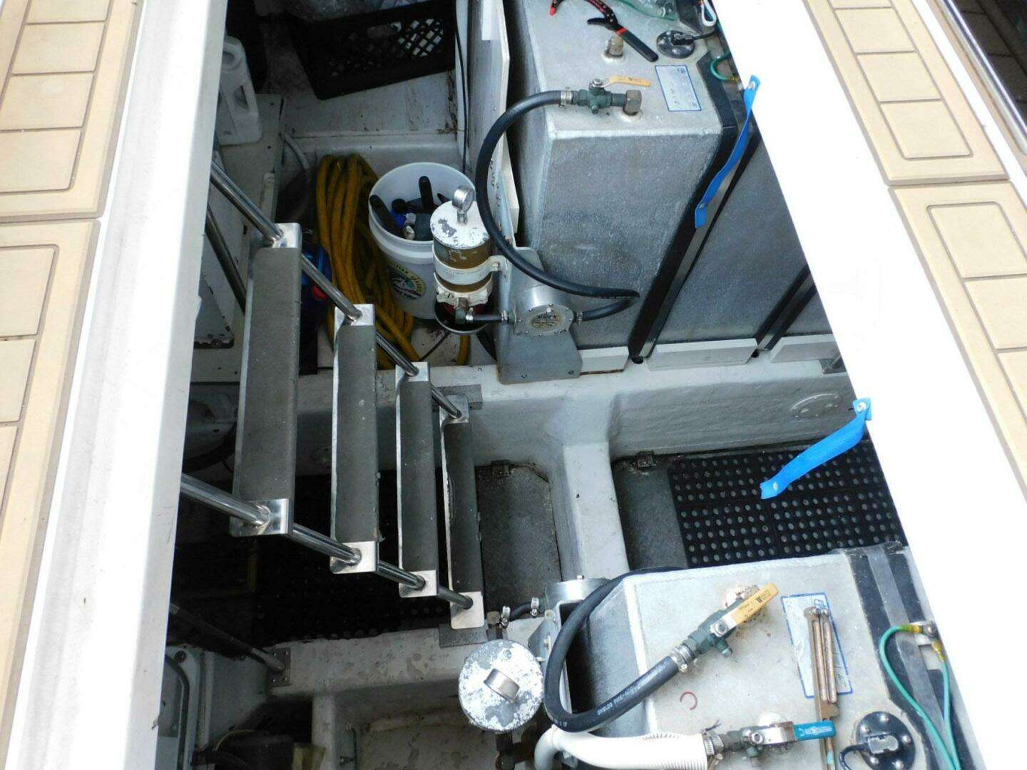 2002 Carver 570 Voyager Pilothouse - Image 59
