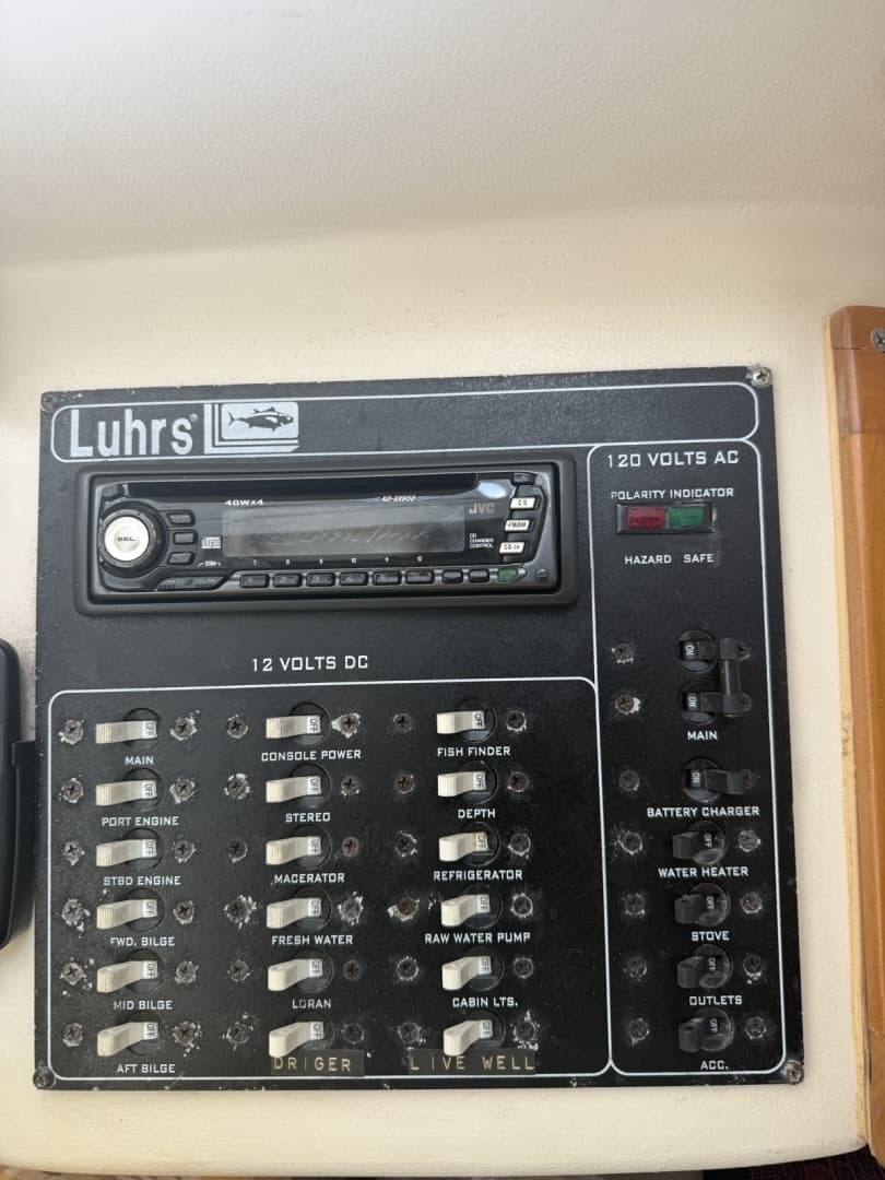 2000 Luhrs — - Image 10