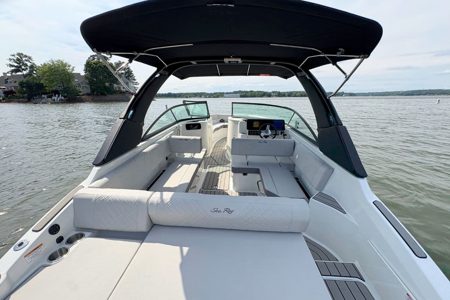 2026 Sea Ray SDX 250 Outboard - 13
