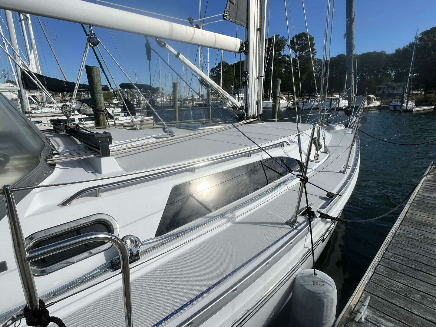 2017 Catalina 355 - Image 6