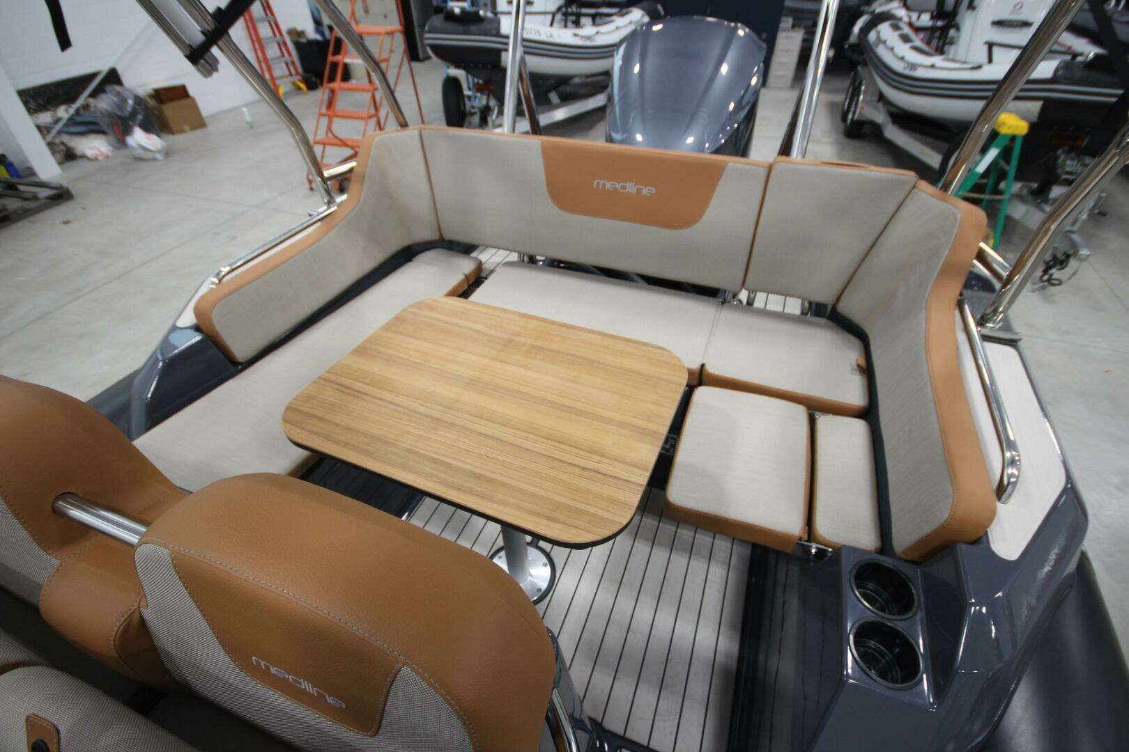 2024 Zodiac Medline 6.8 NEO - Image 8
