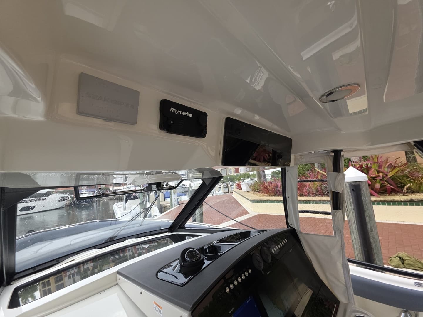2021 Boston Whaler 420 Outrage - Image 60