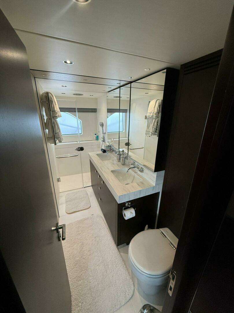 2021 Sunseeker 76 Yacht - Image 36