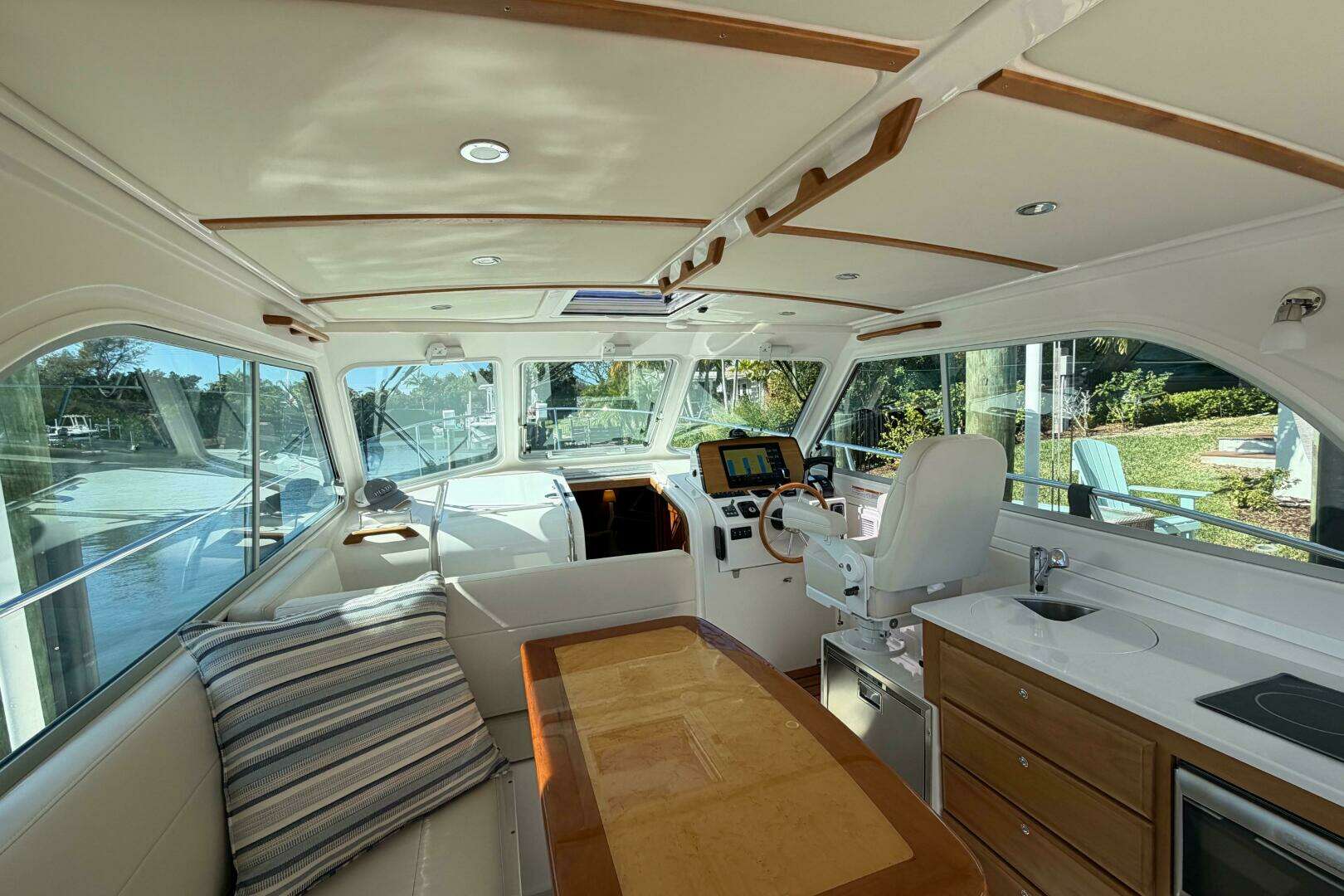2023 Back Cove 34O - Image 22