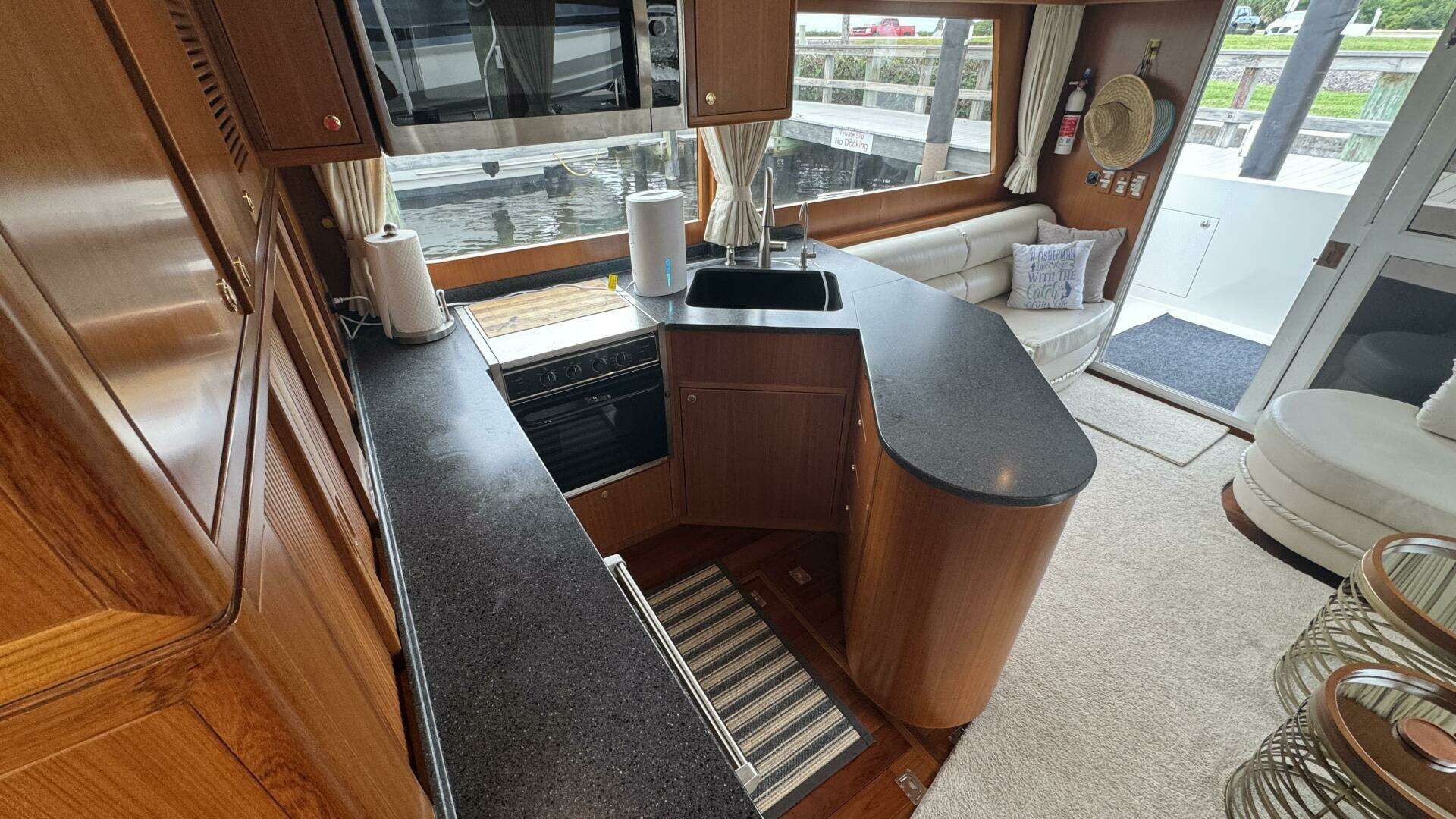 2007 Jefferson 52 Pilothouse SE - Image 19