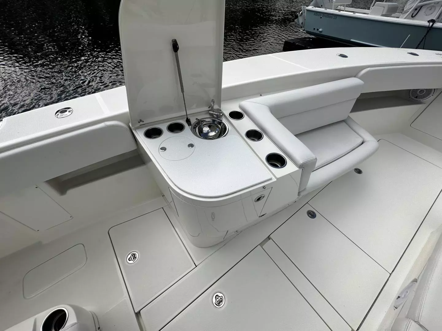 2018 SeaVee 390Z - Image 16