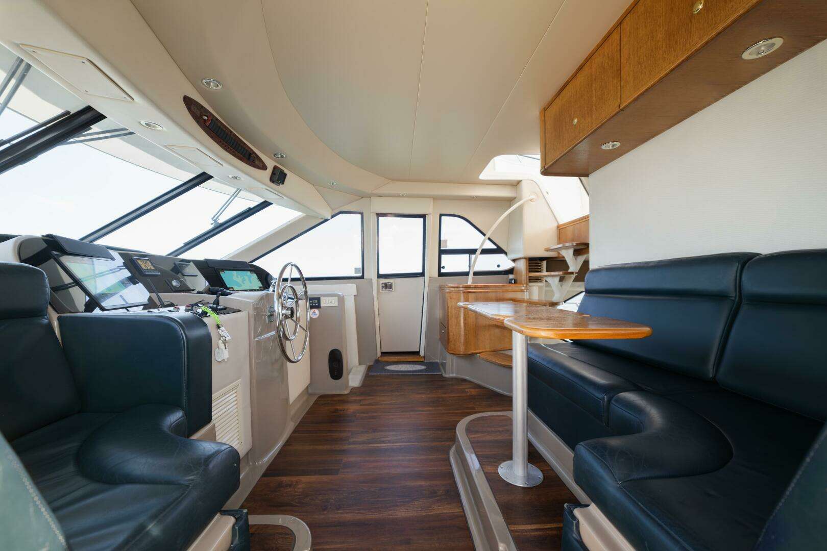 1999 Bayliner 5788 - Image 27