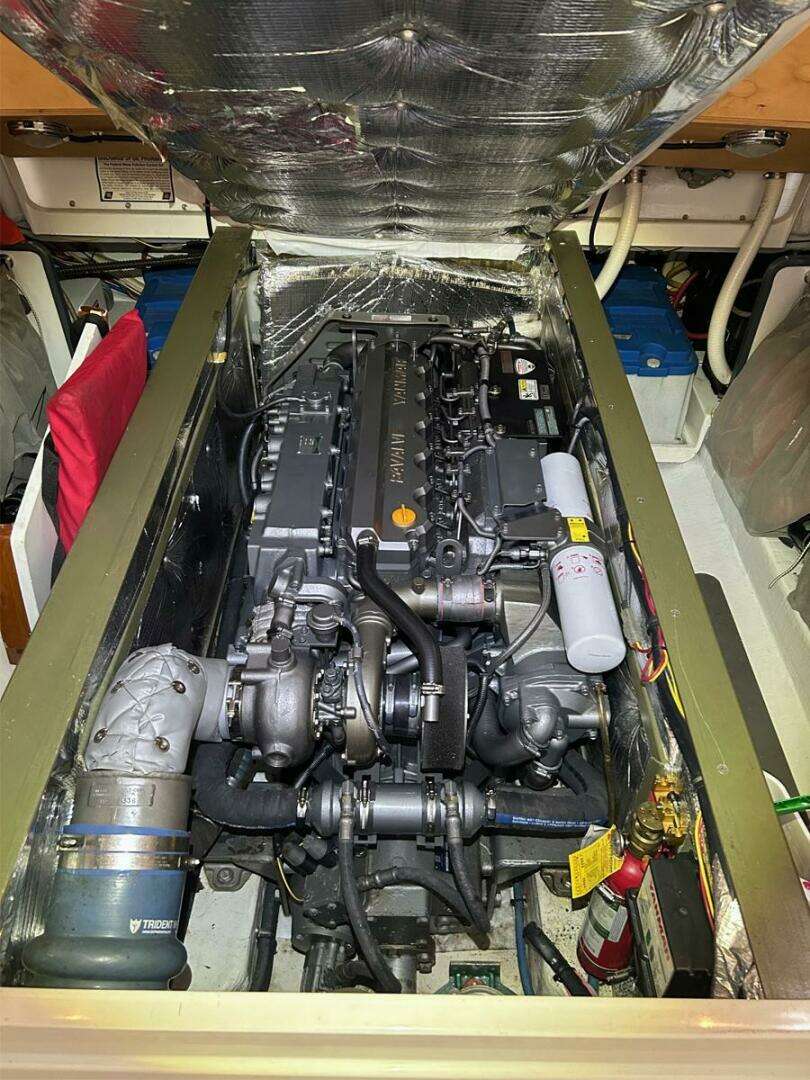 2007 MJM 34z Hard Top Express - Image 26