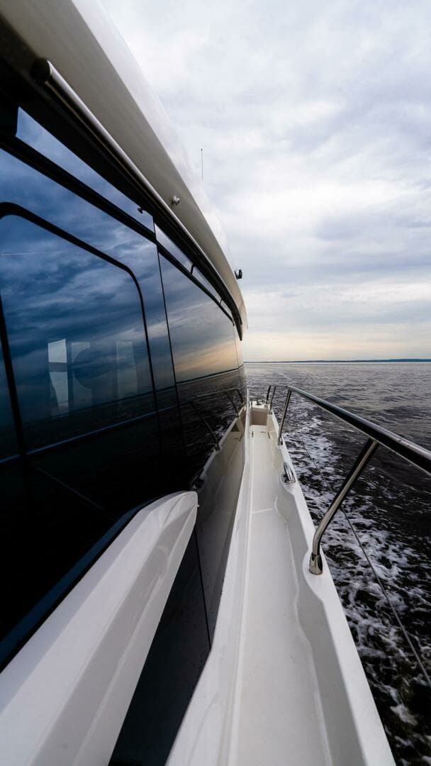 2023 Prestige 520 S - Image 17