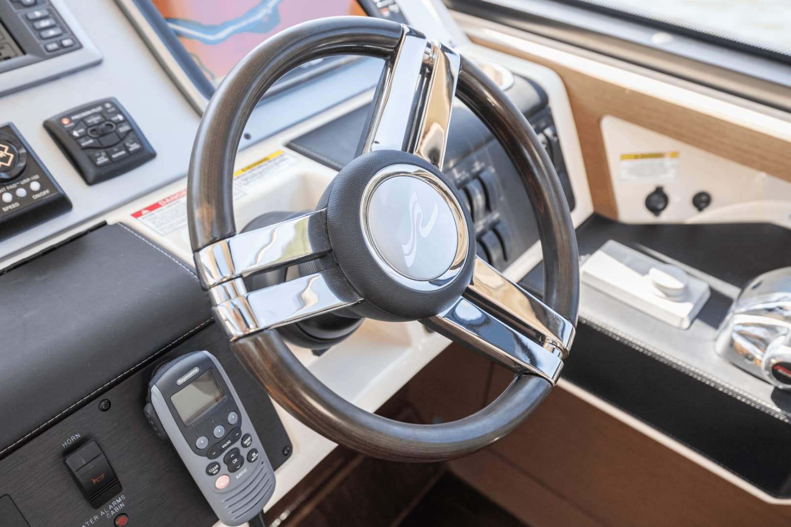 2013 Sea Ray 510 SUNDANCER - Image 7