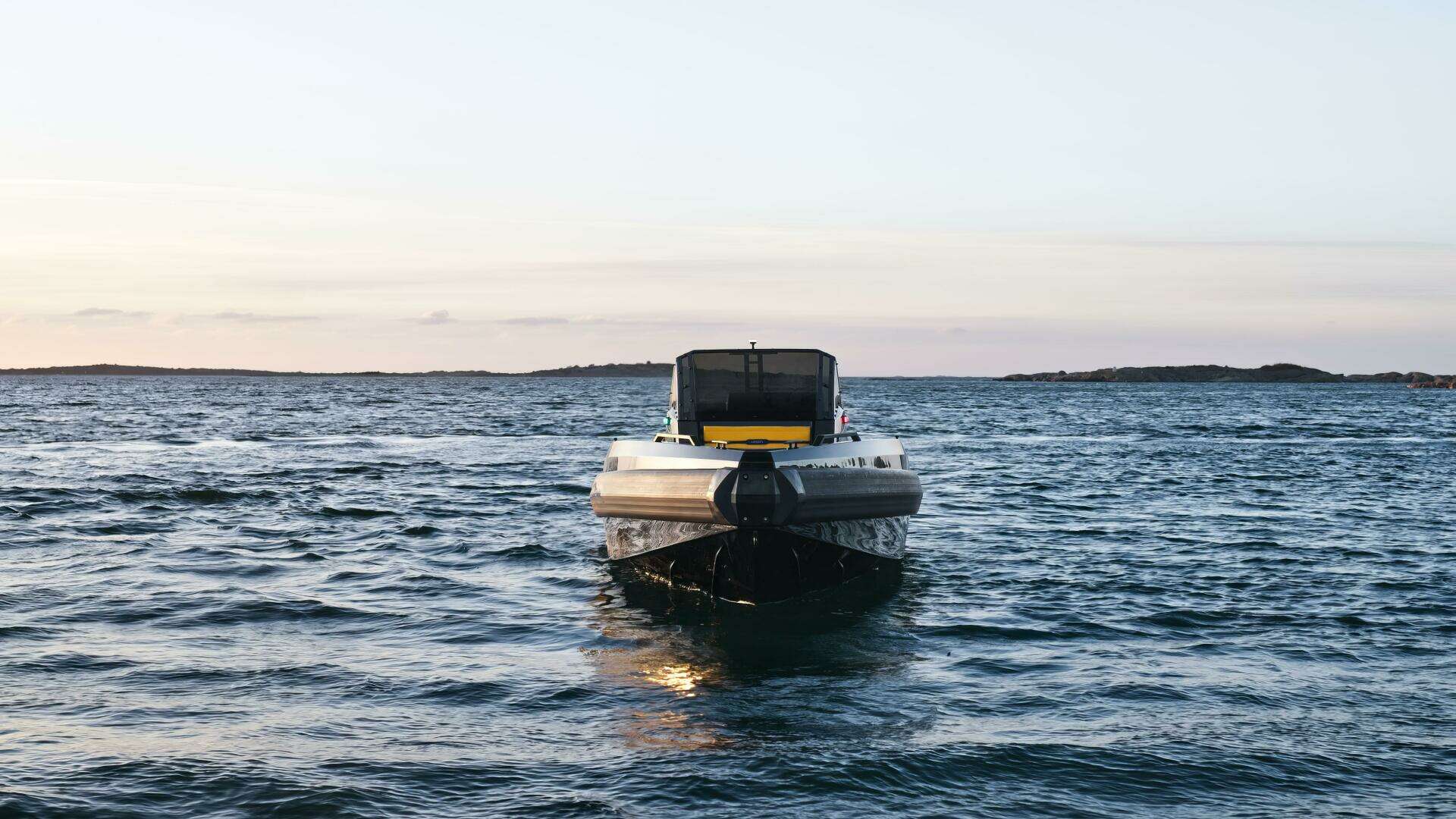 2026 Iron 767 T-Top - Image 44