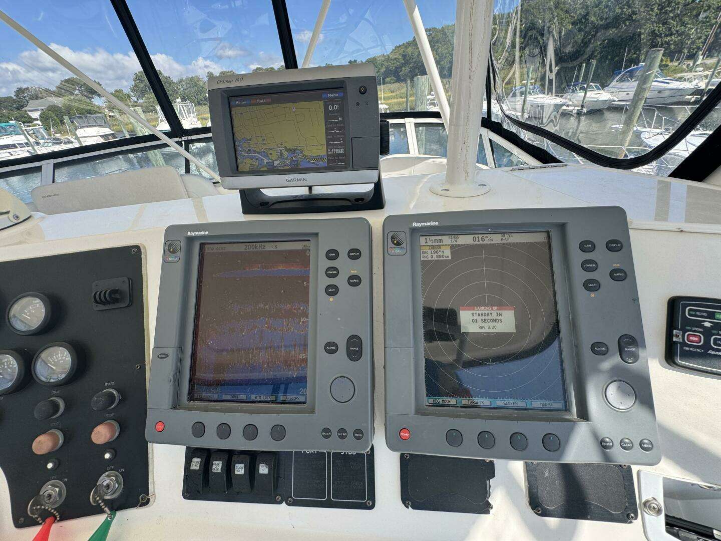 2003 Silverton 42 Convertible - Image 21