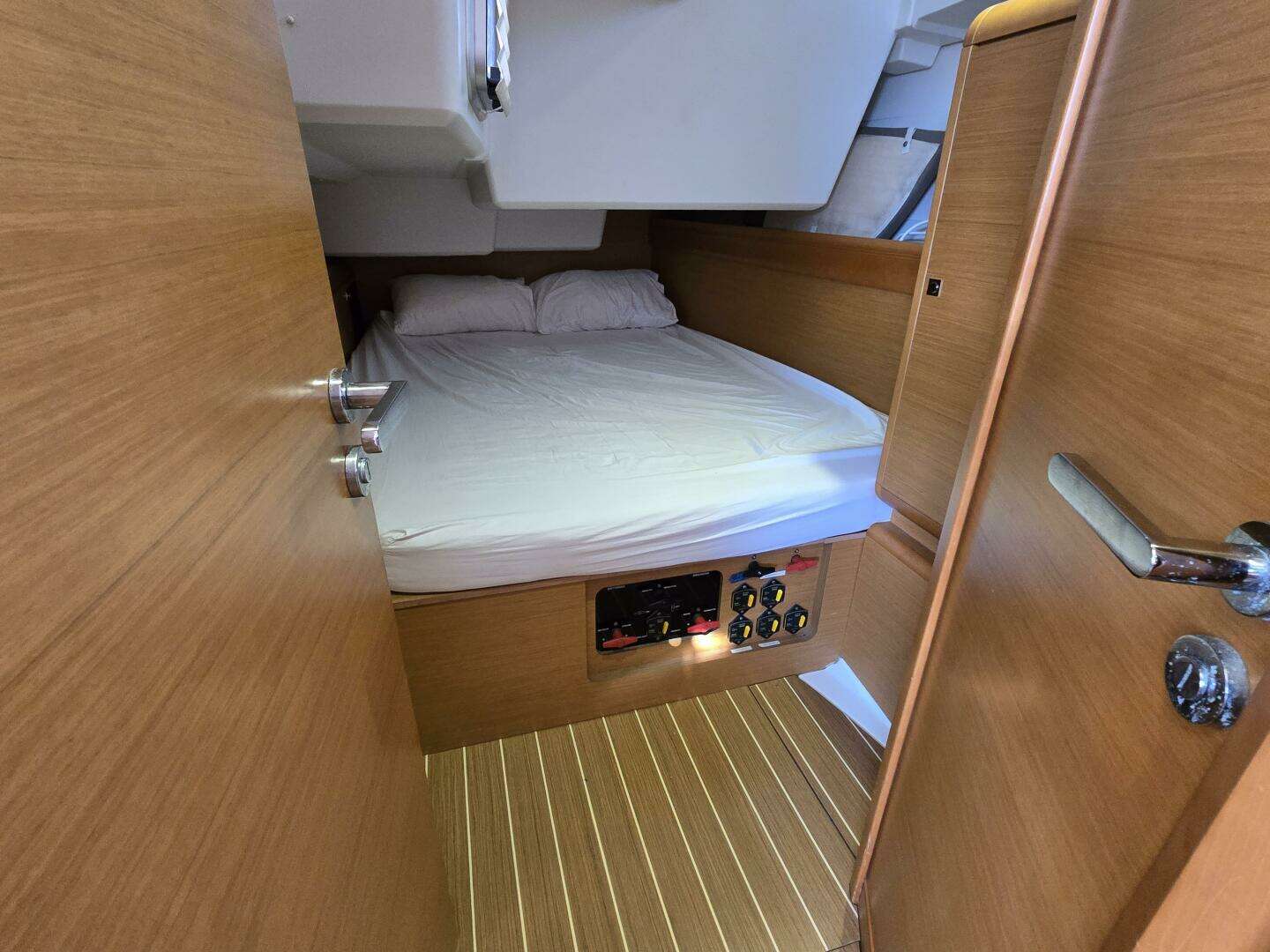 2012 Jeanneau 509 - Image 42