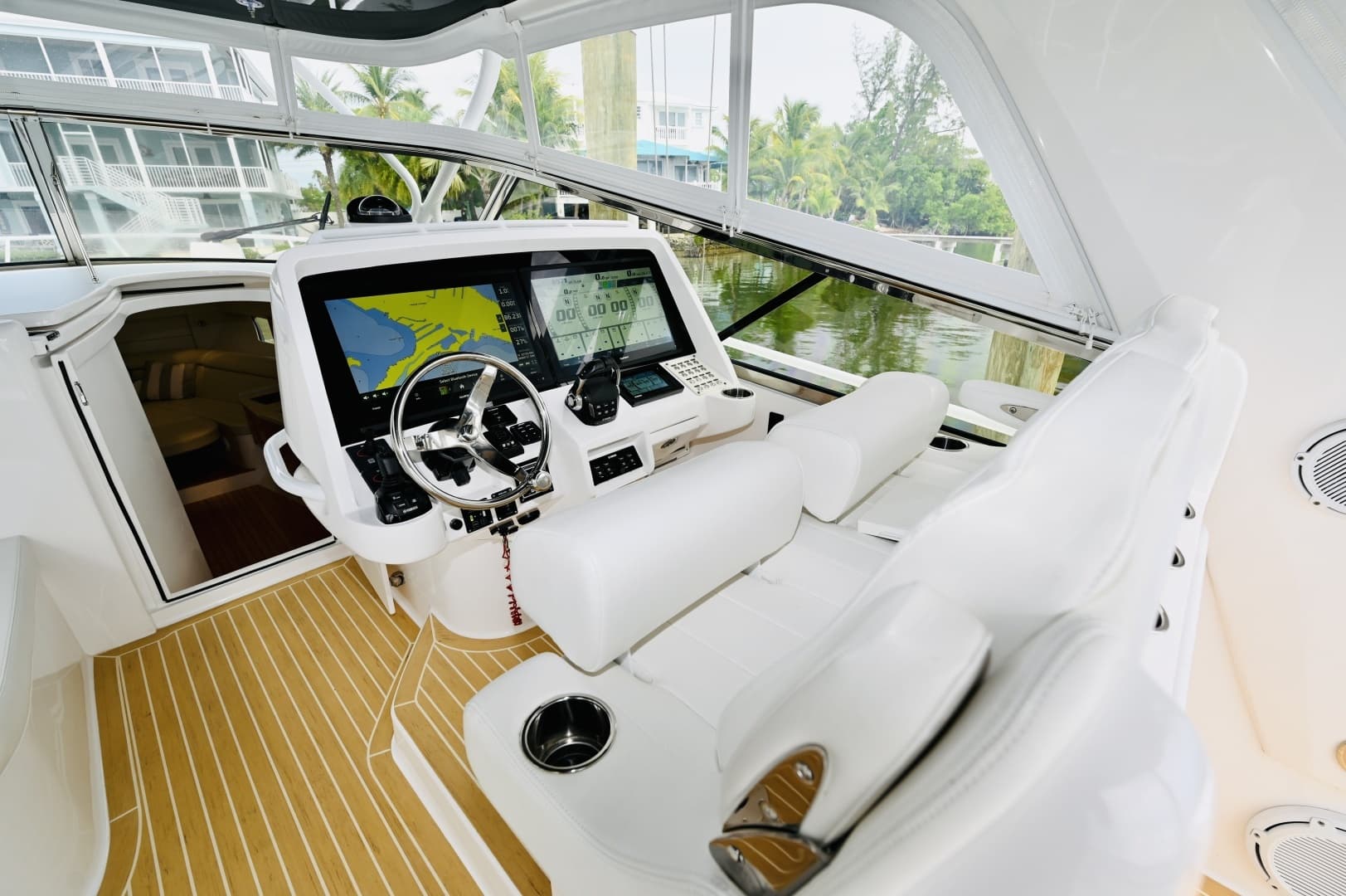 2019 Intrepid 475 Sport Yacht - Image 10