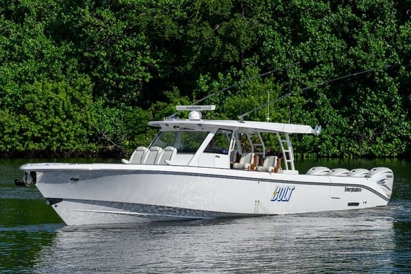 2024 Everglades 455 Center Console - Image 1