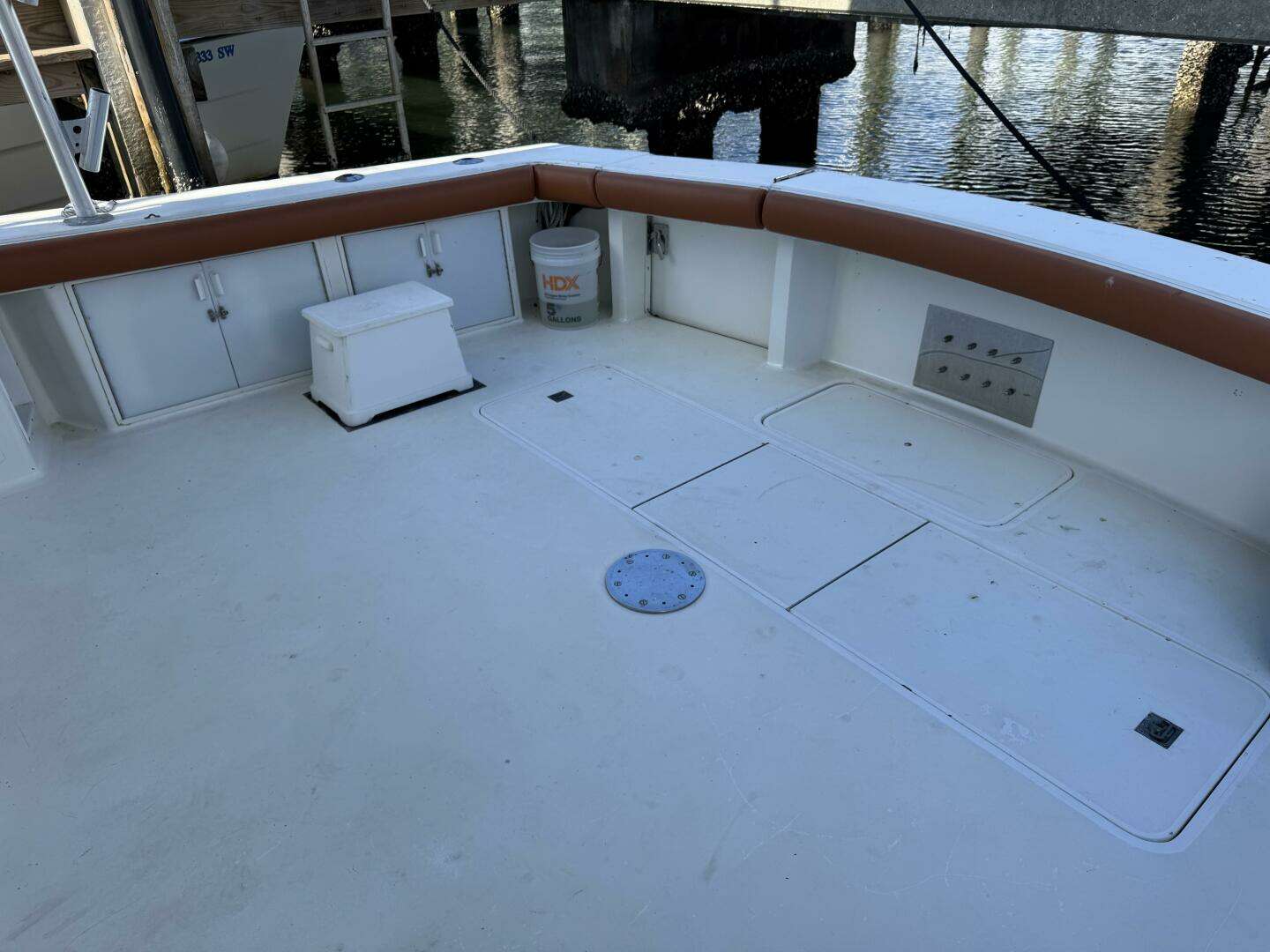1995 Viking 58 Convertible - Image 12