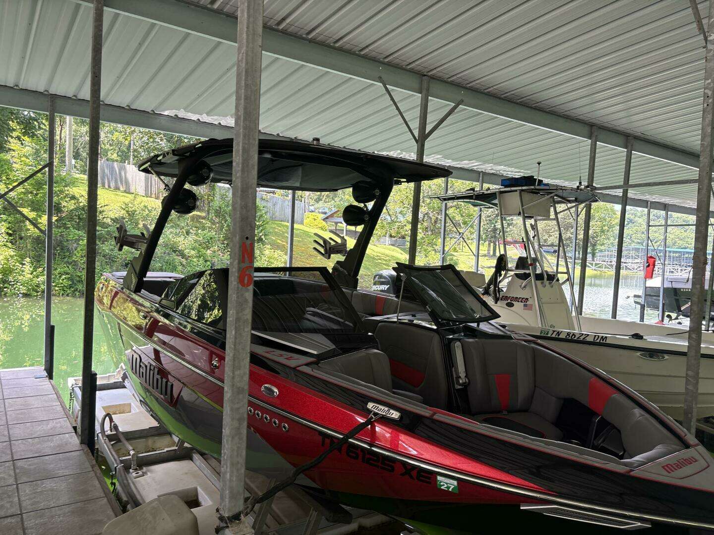 2022 Malibu 23 LSV - Image 12