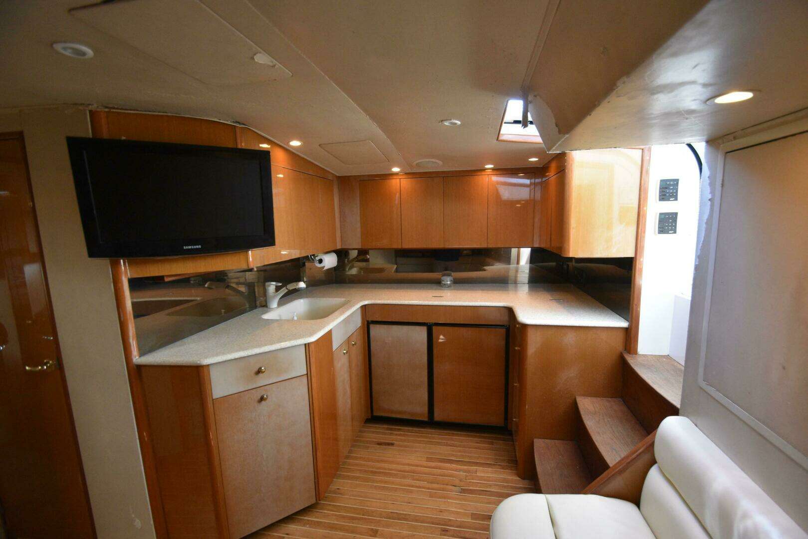 2003 Viking 45 Express - Image 26