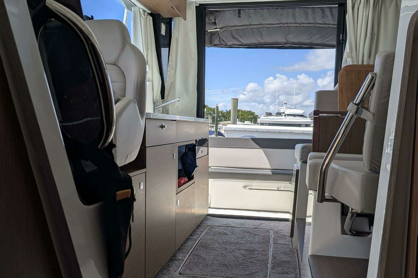 2023 Jeanneau NC 1095 Weekender - Image 12