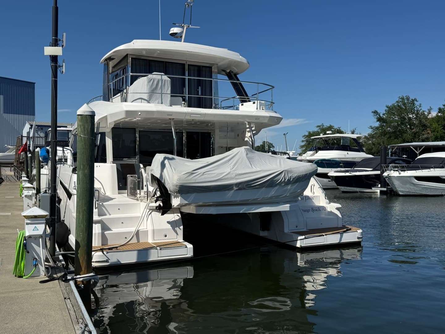 2025 Aquila 54 ENCLOSED BRIDGE - Image 3