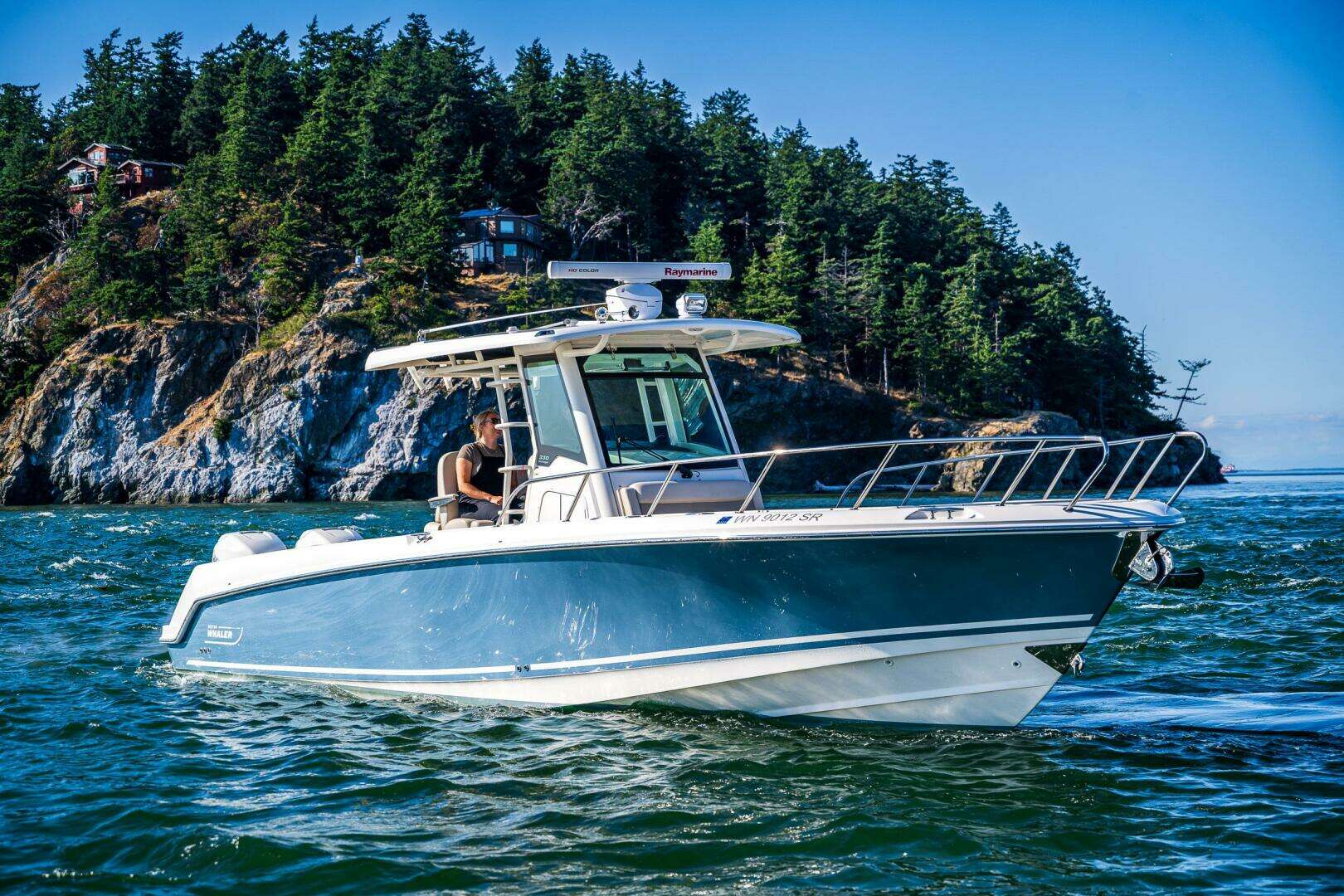 2017 Boston Whaler 330 Outrage - Image 9