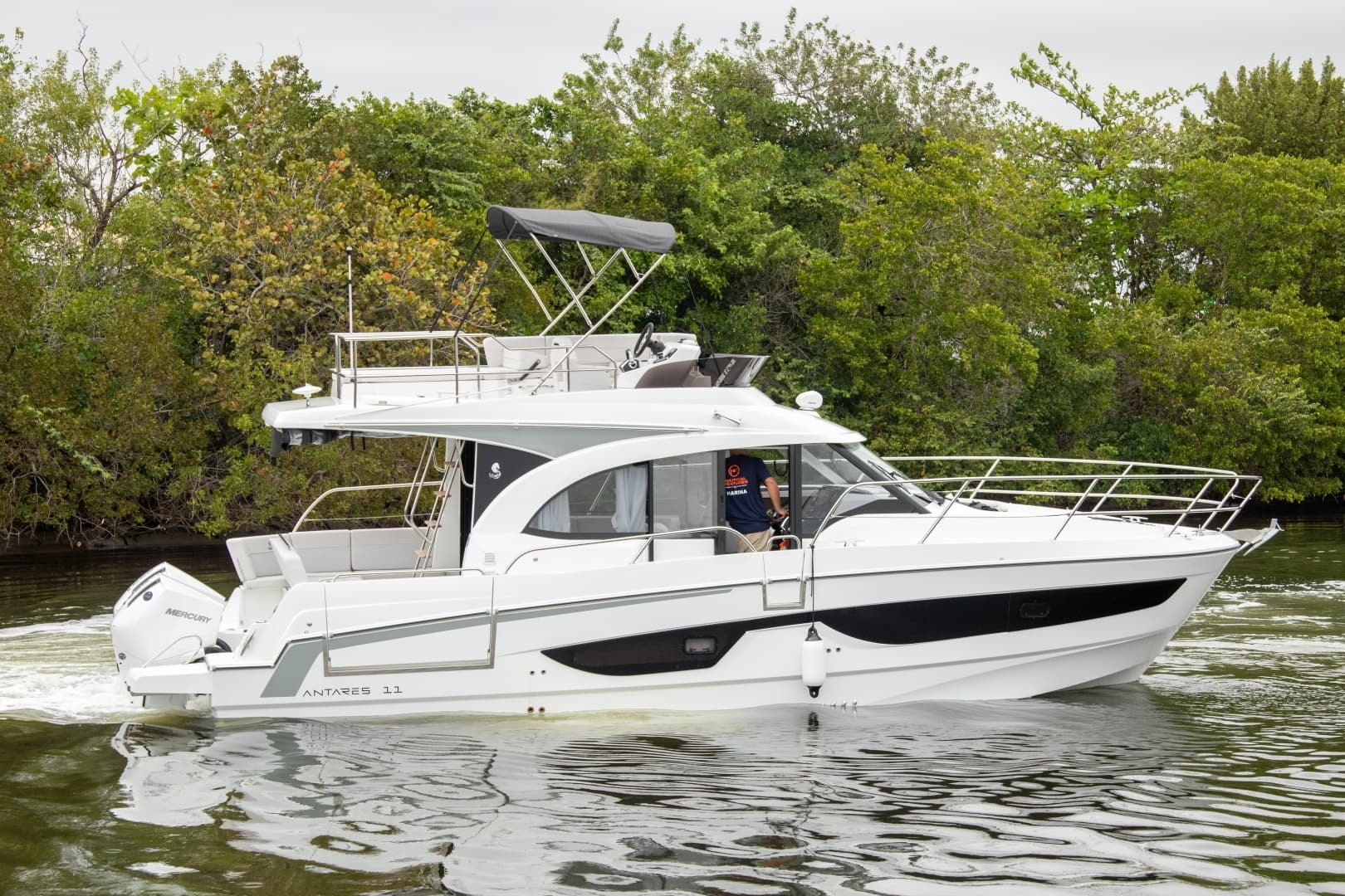 2026 Beneteau Antares 11 - Image 36