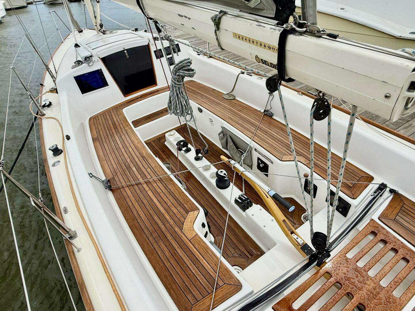 2009 e Sailing Yachts e Sailing Yachts e33 - Image 11