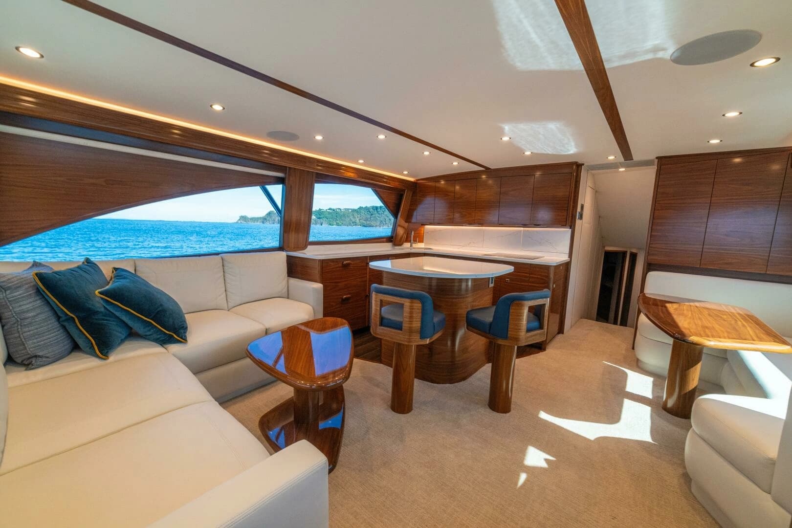 2025 Viking 58 Convertible - Image 9