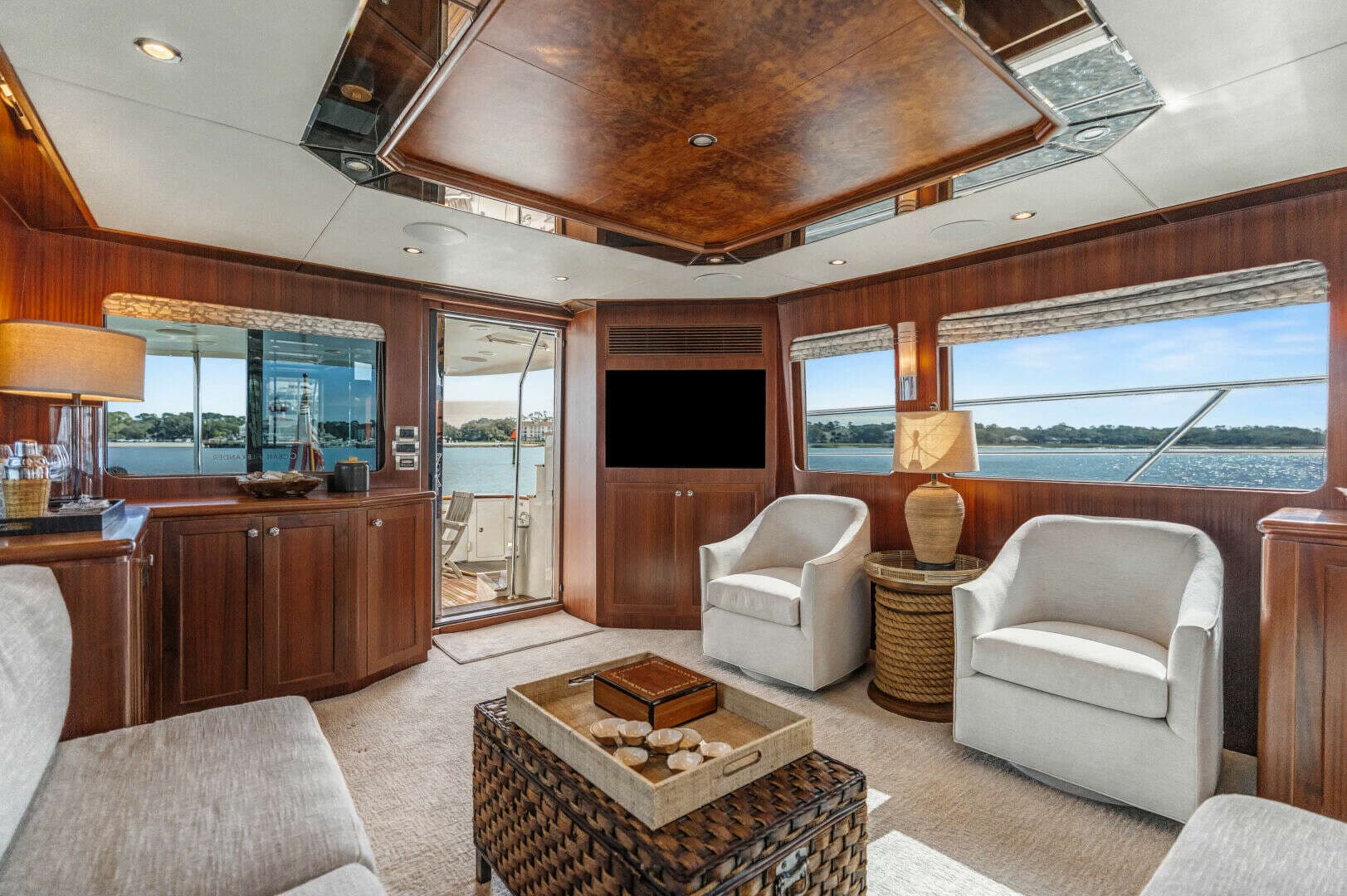 2013 Ocean Alexander 65 PILOTHOUSE - Image 15