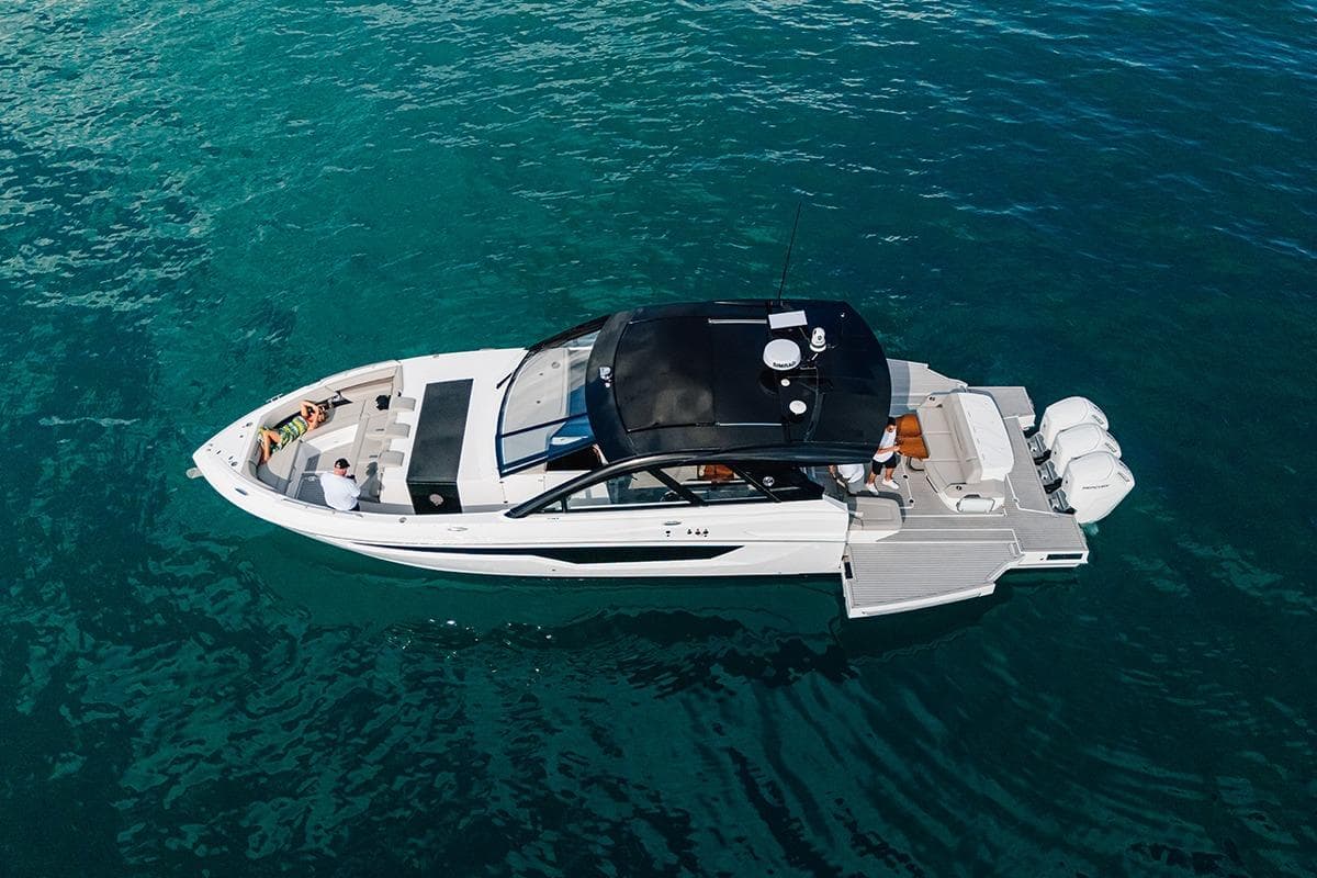 2024 Cruisers Yachts 50 GLS
