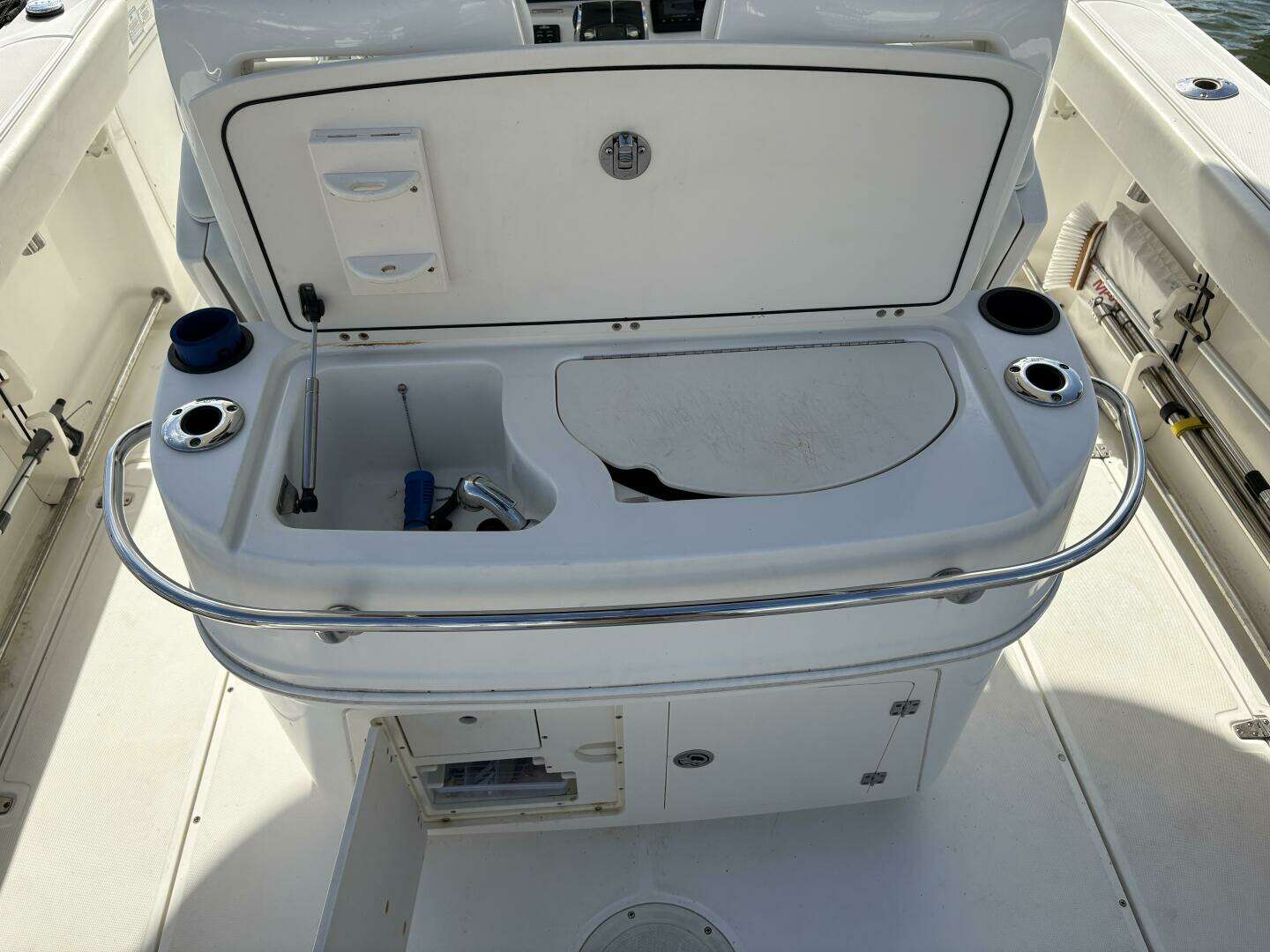 2008 Boston Whaler 320 Outrage - Image 18