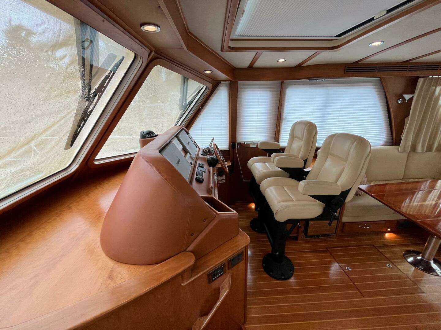 2013 Sabre 48 Salon Express - Image 9