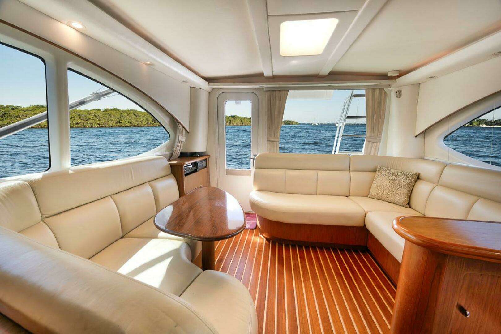 2015 Tiara Yachts Tiara 390 Convertible - Image 18