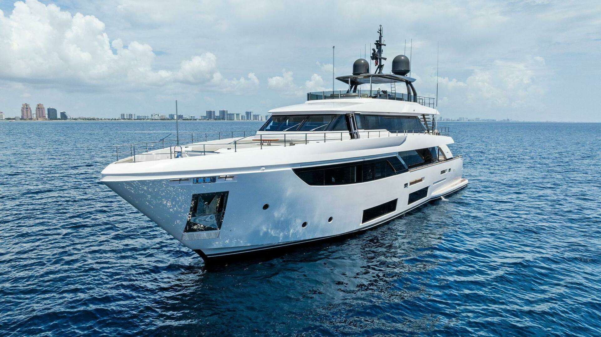 2024 Custom Line Navetta 33 - Image 9